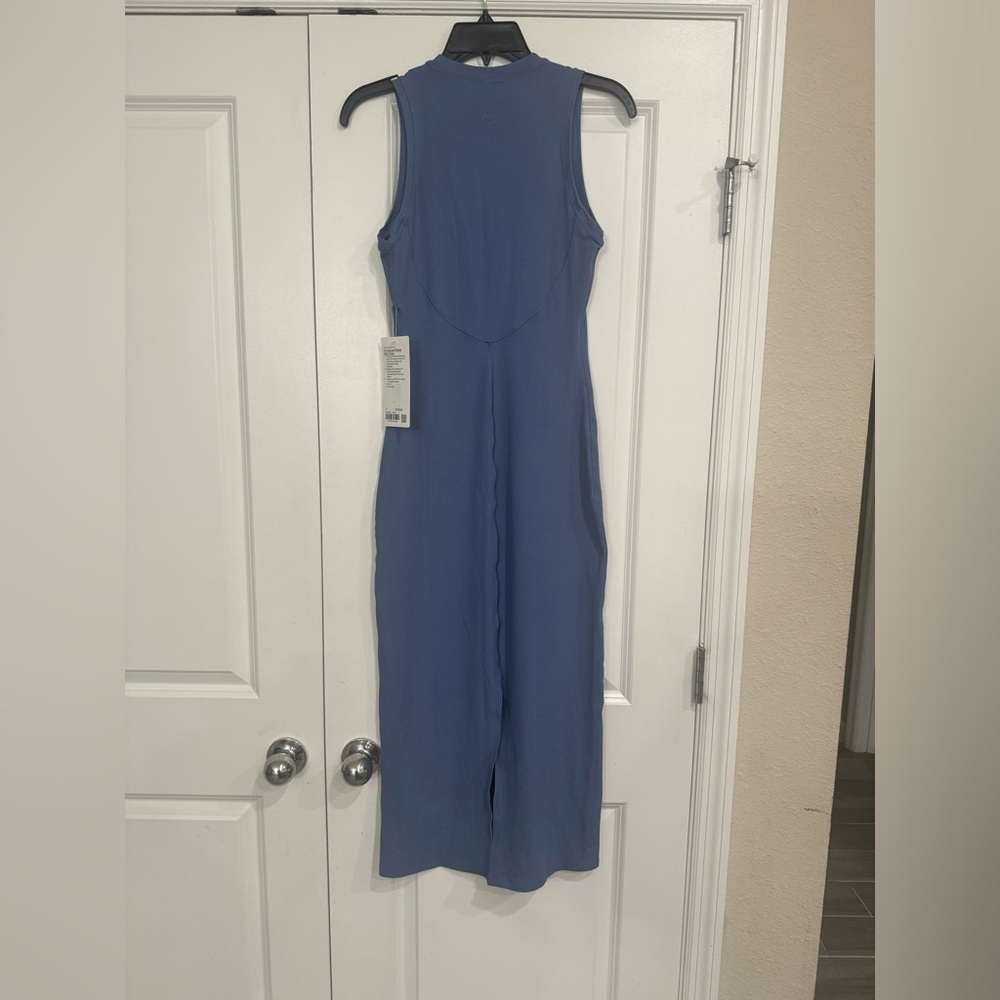 Brand New lululemon size 4. All aligned midi